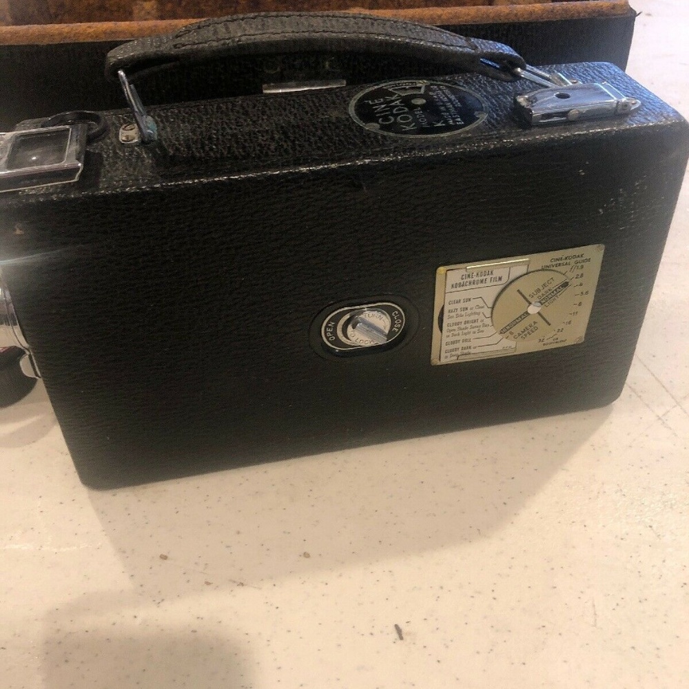 CINE-KODAK MODEL K 16MM MOVIE CAMERA~ W/BOX & INST